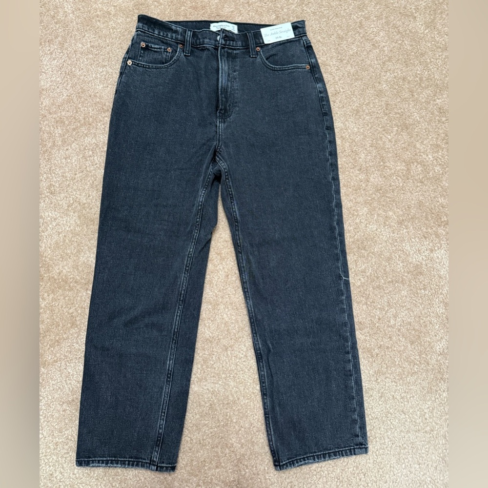 Abercrombie & Fitch Ultra High Rise Ankle Straight Jean NWT